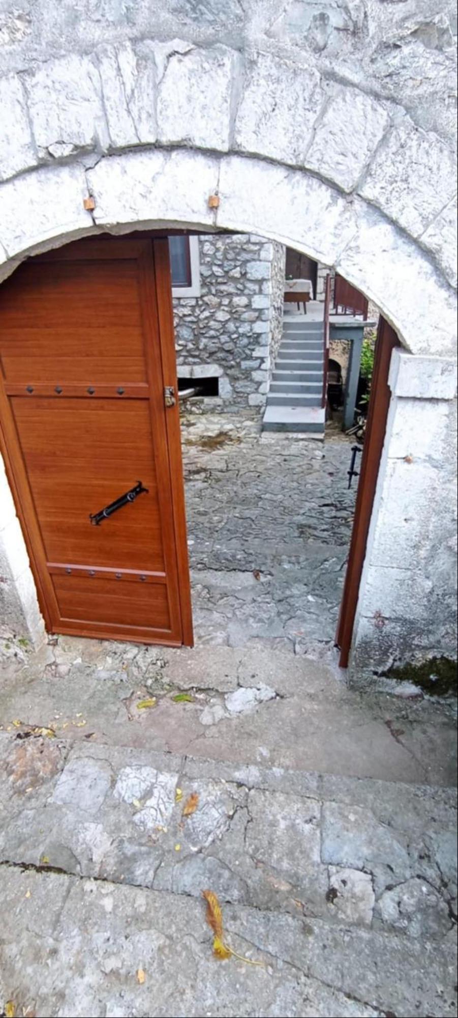 ο θολοσ Appartement